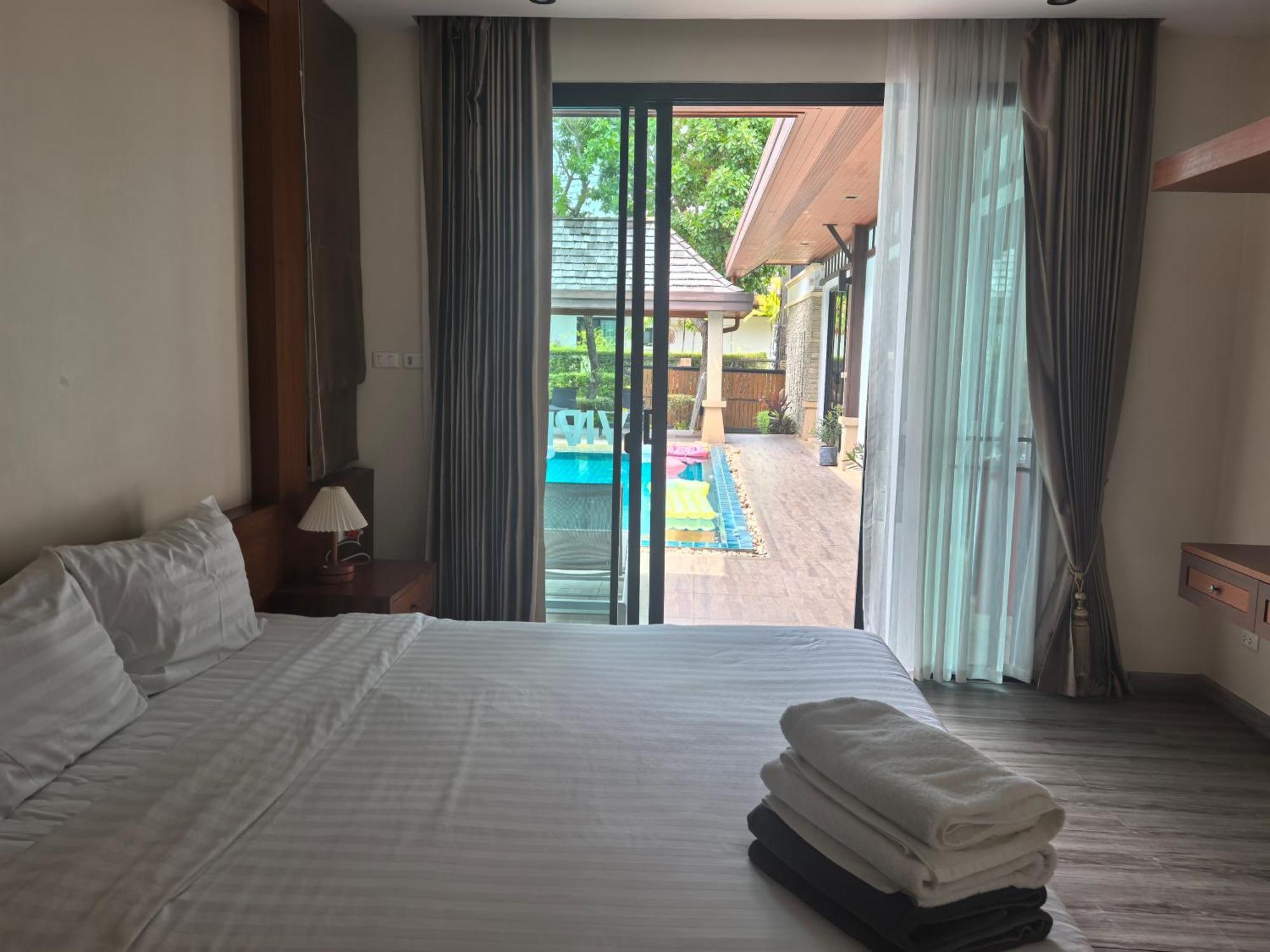 Phuket Meet Holiday Hotel 普吉岛相遇花园度假酒店 Rawai Exterior photo