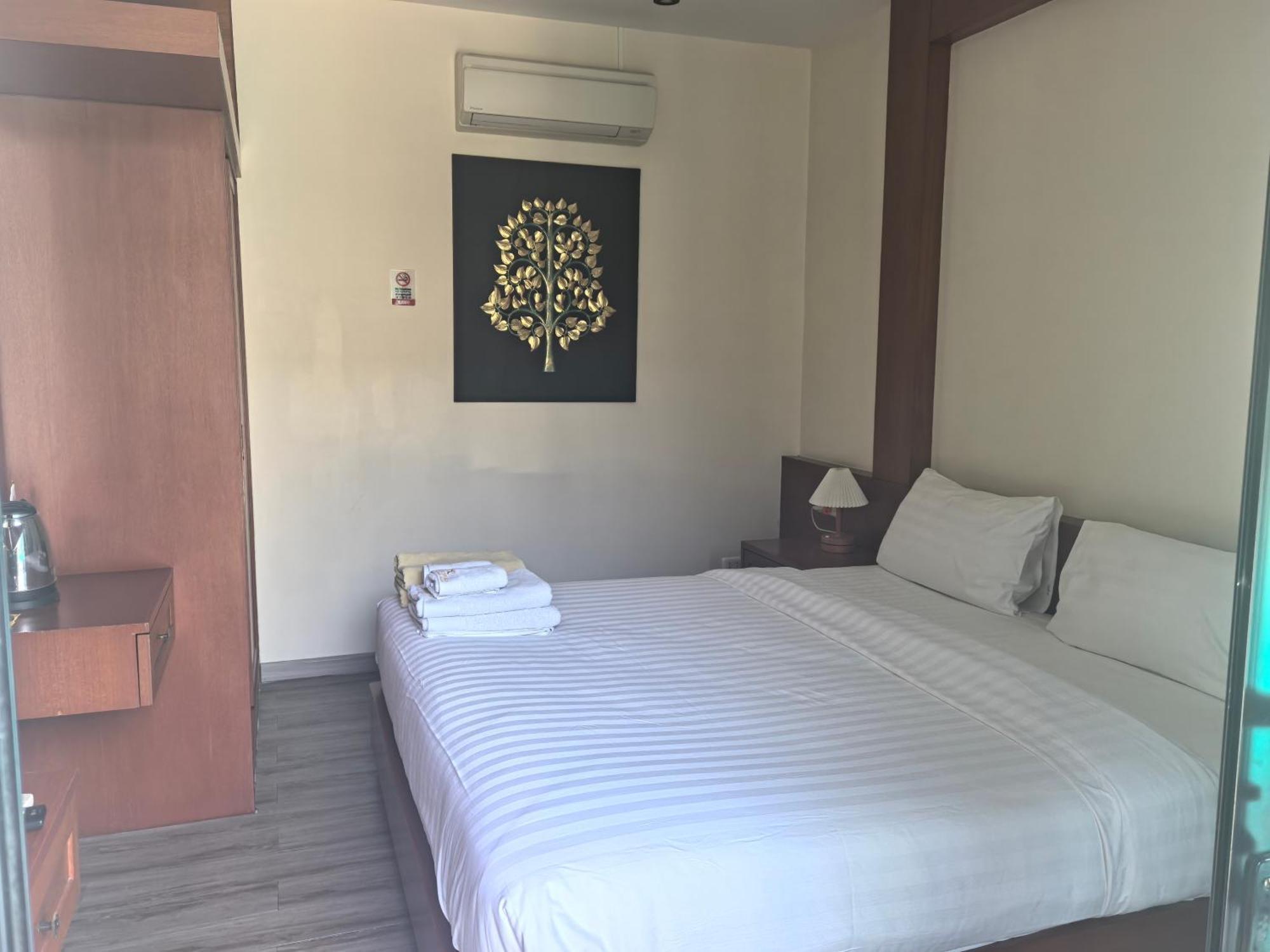Phuket Meet Holiday Hotel 普吉岛相遇花园度假酒店 Rawai Exterior photo