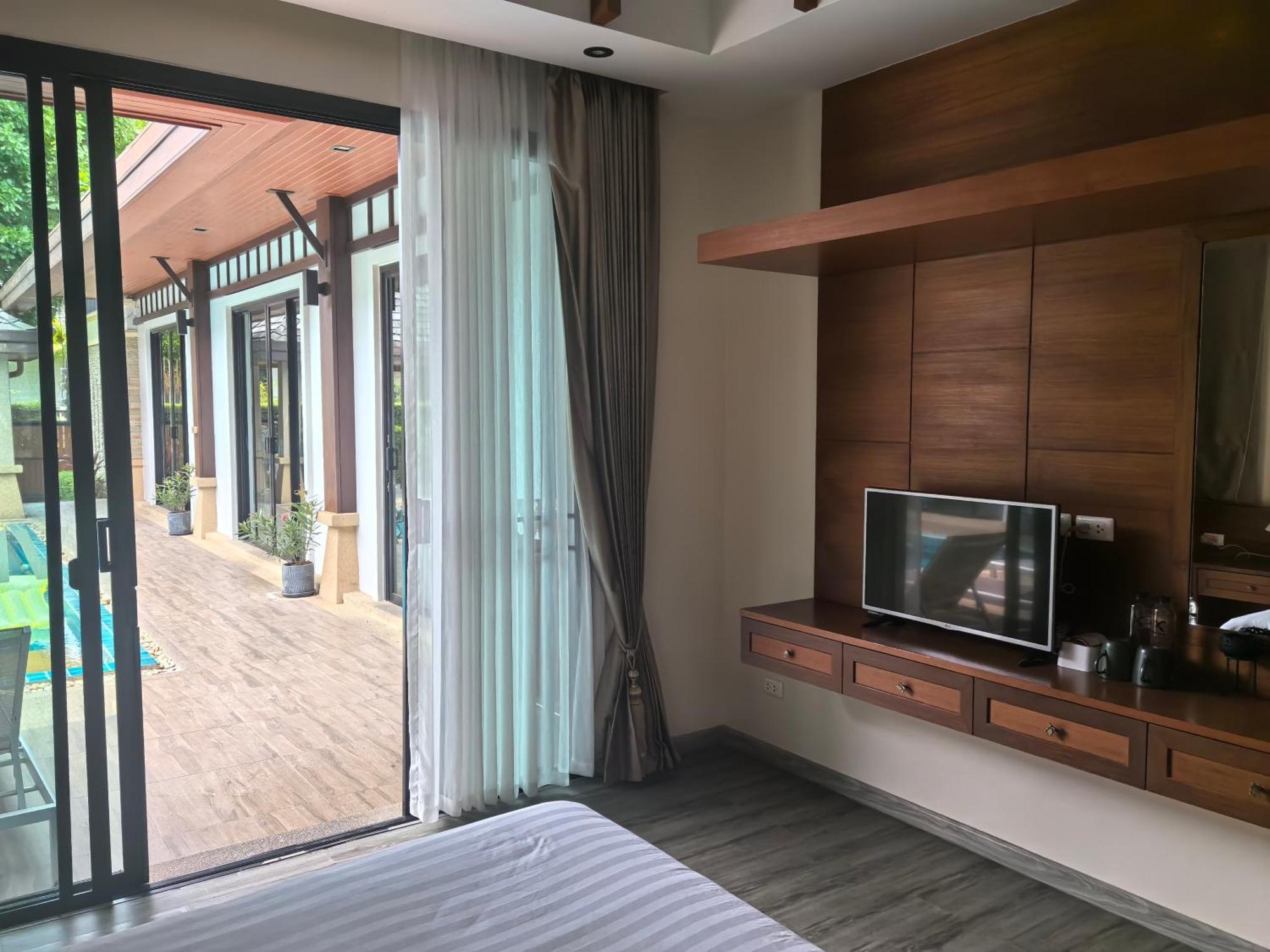 Phuket Meet Holiday Hotel 普吉岛相遇花园度假酒店 Rawai Exterior photo