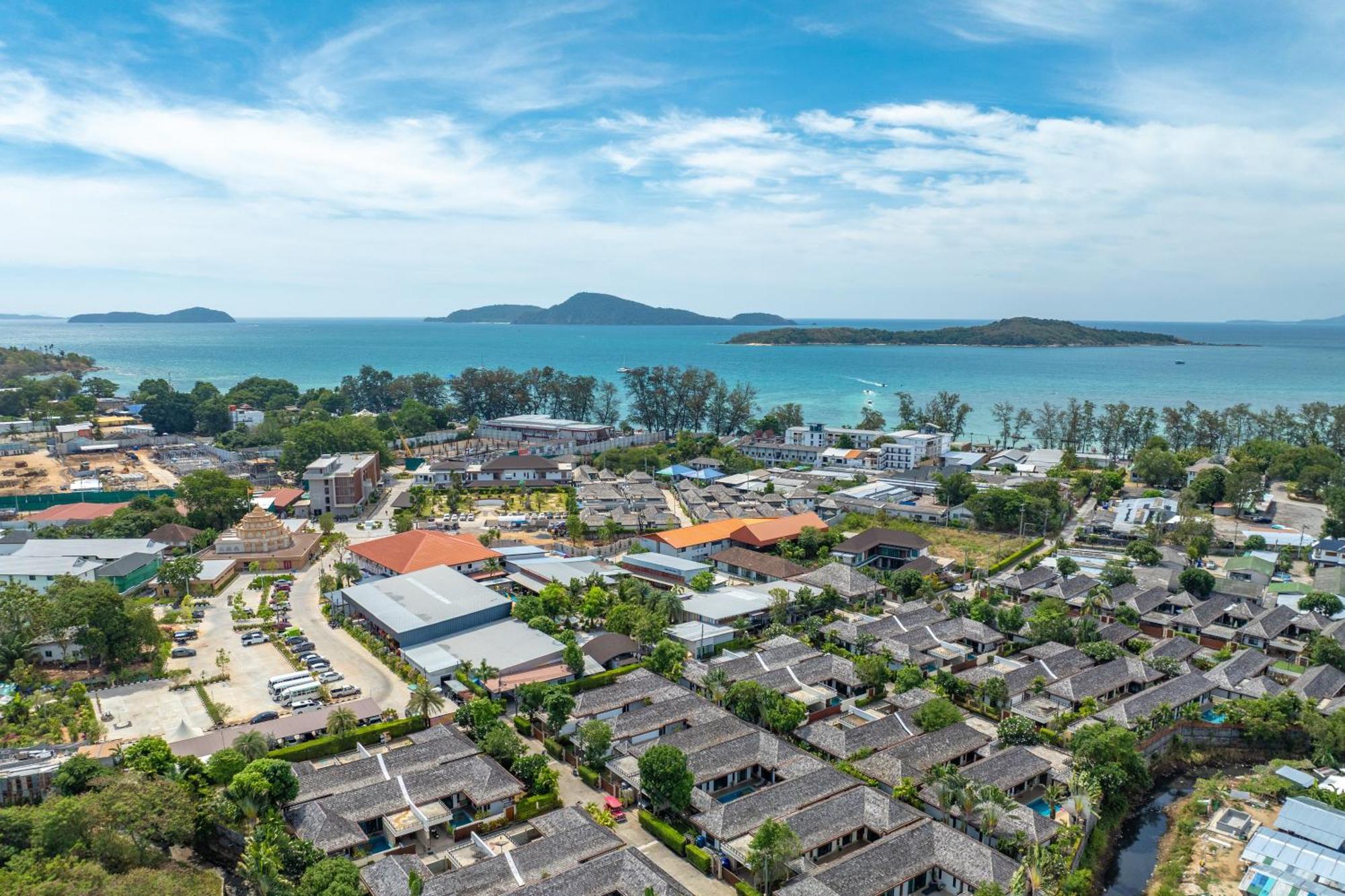 Phuket Meet Holiday Hotel 普吉岛相遇花园度假酒店 Rawai Exterior photo