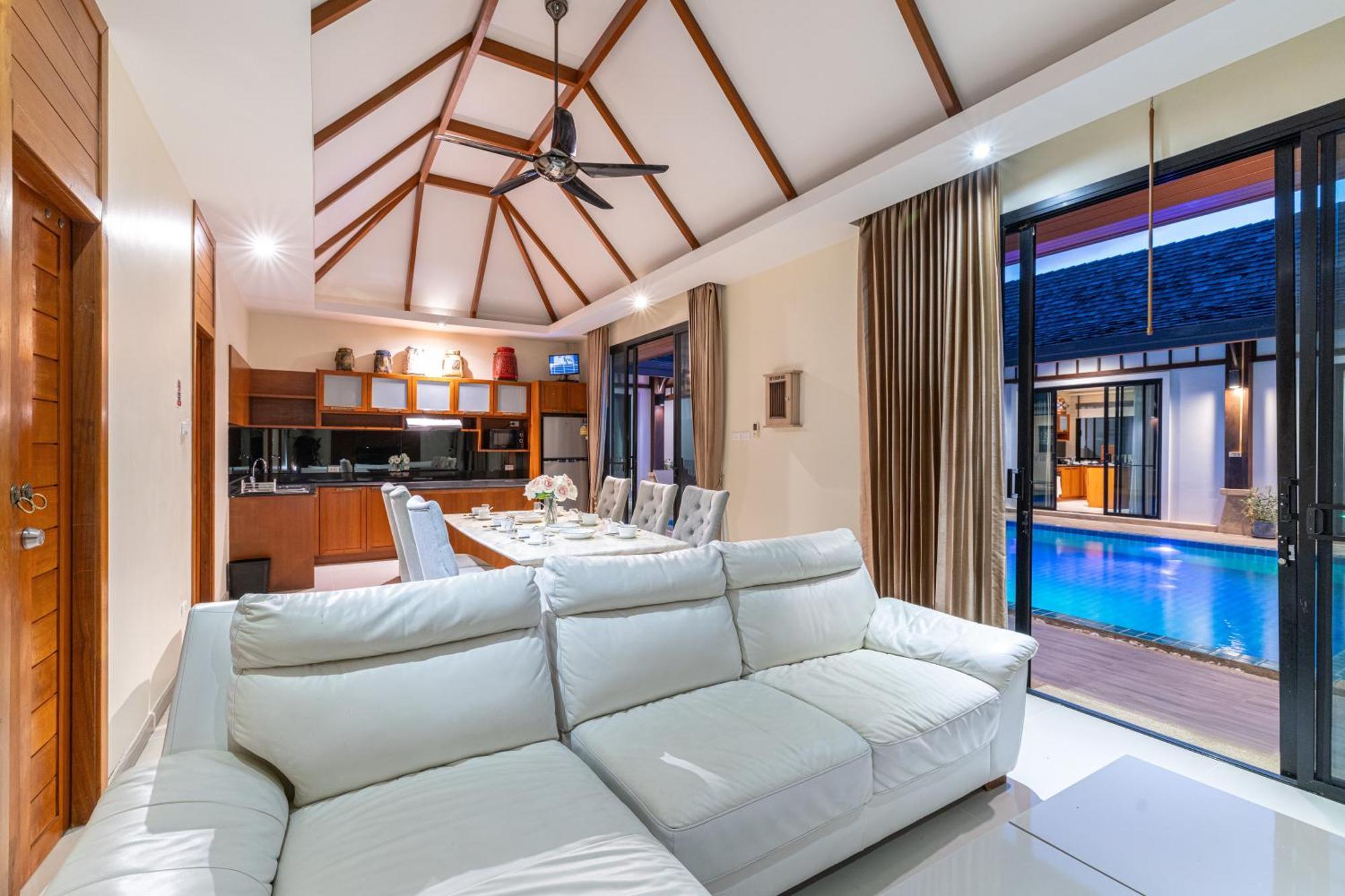 Phuket Meet Holiday Hotel 普吉岛相遇花园度假酒店 Rawai Exterior photo