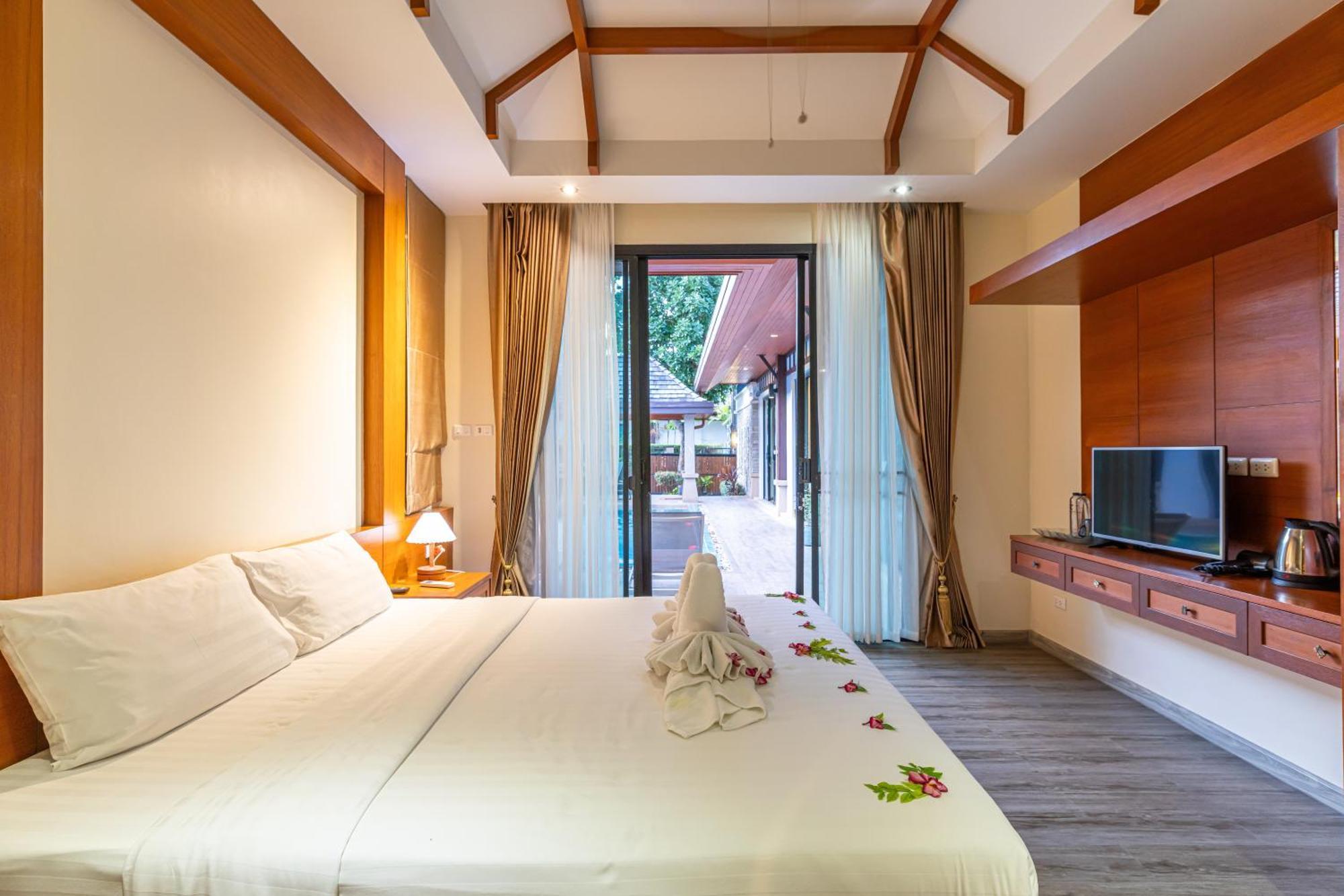 Phuket Meet Holiday Hotel 普吉岛相遇花园度假酒店 Rawai Exterior photo