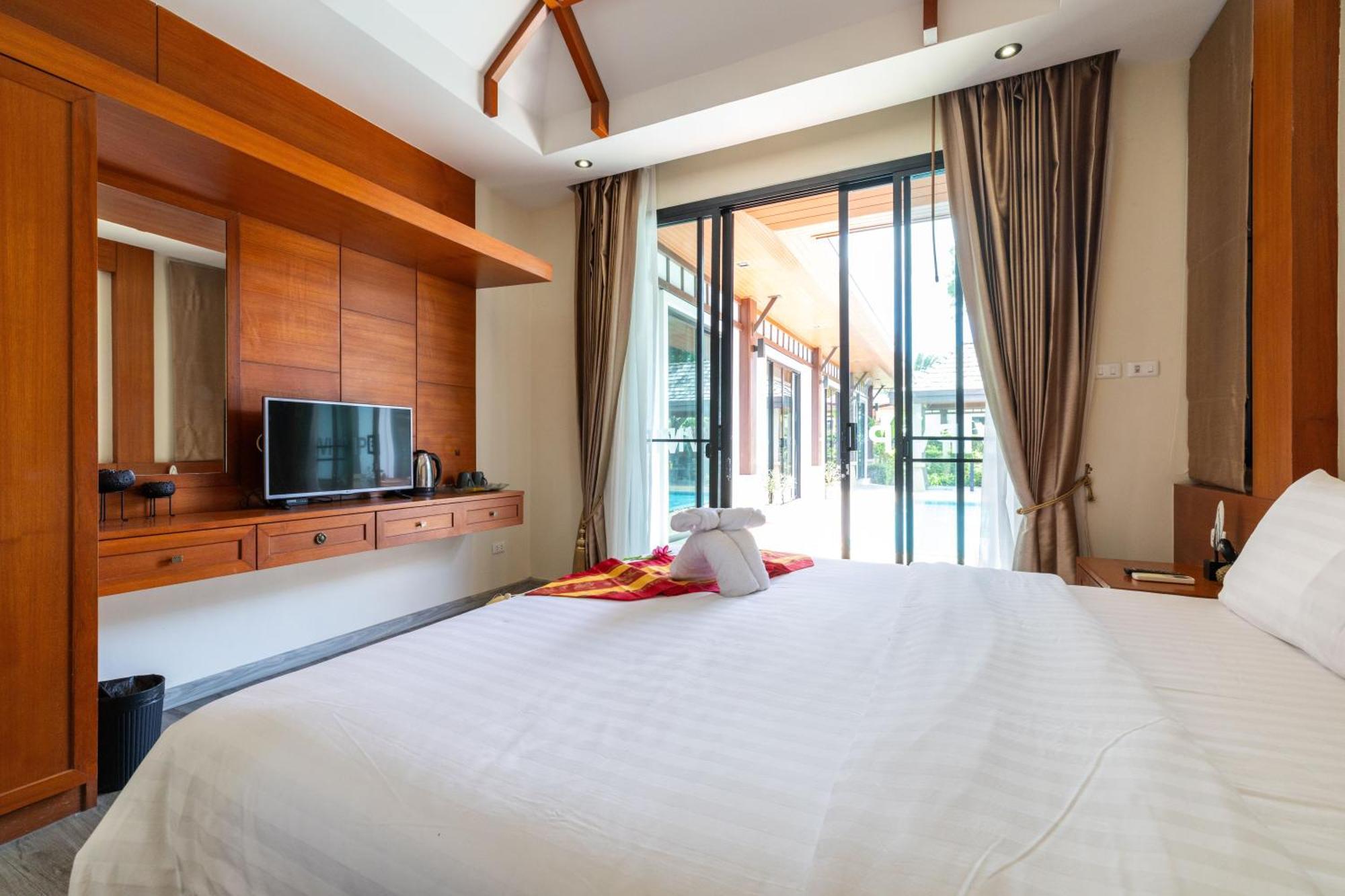 Phuket Meet Holiday Hotel 普吉岛相遇花园度假酒店 Rawai Exterior photo